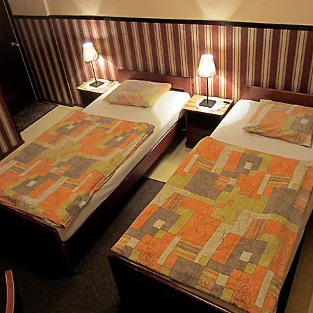 Globtroter Hostel *